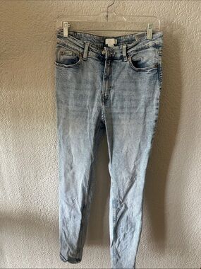 H&M Light Wash Skinny Jeans
